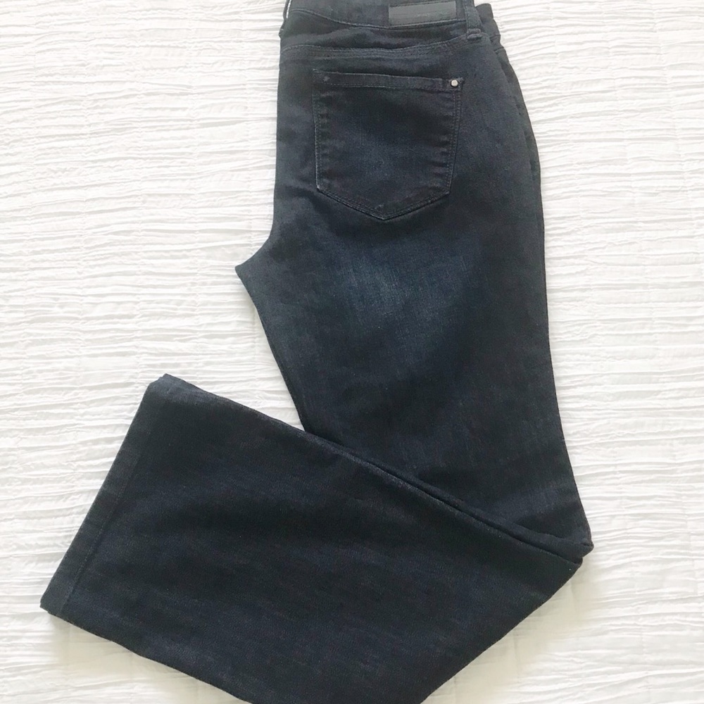 DKNY MERCER SLIM BOOT JEANS SIZE 6